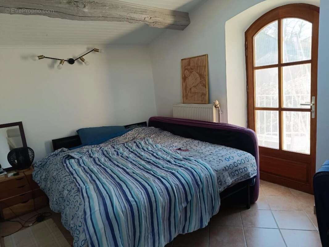 Appartement à VIVIERS