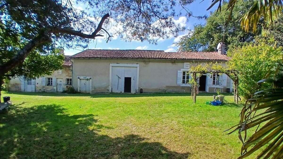 Autre à CHASSENEUIL-SUR-BONNIEURE