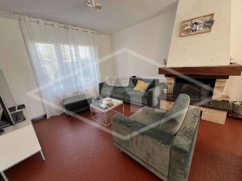 Maison à COMBS-LA-VILLE