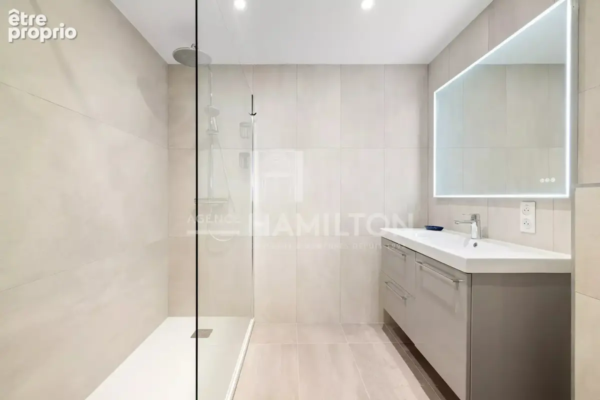 Magnifique appartement de 140 m2, au dernier étage, avec vue panoramique - photo 11