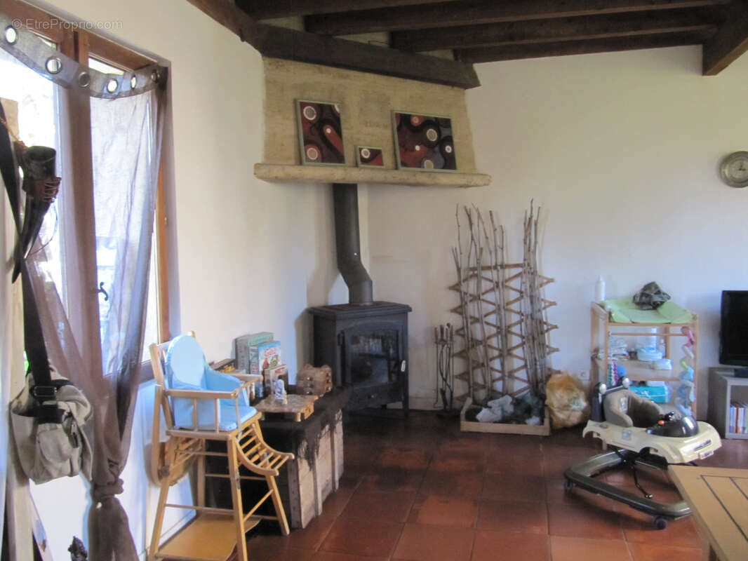 Appartement à PRIGNAC-ET-MARCAMPS