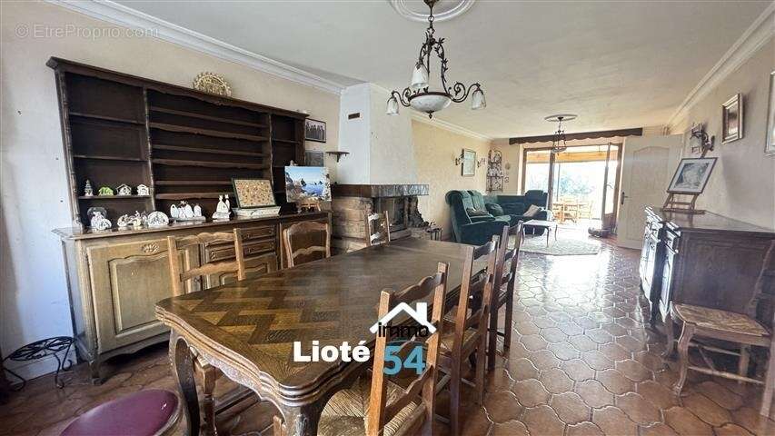 Maison à BREMONCOURT