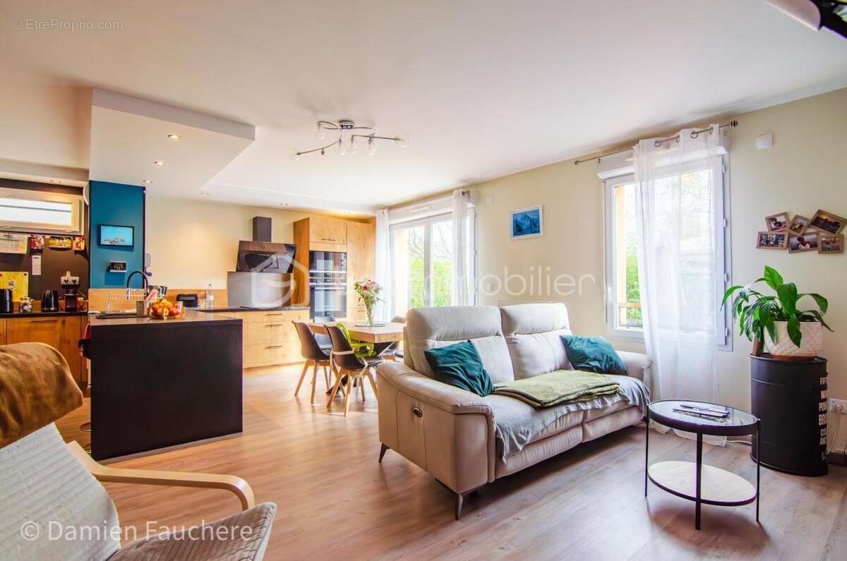 Maison à VAUX-LE-PENIL