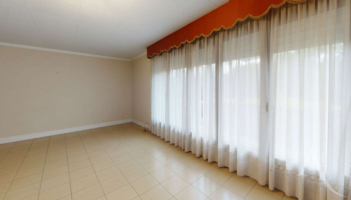Maison de 122 m2 à BRASSIOUX commune de Deols  5 pièce(s) - photo 8