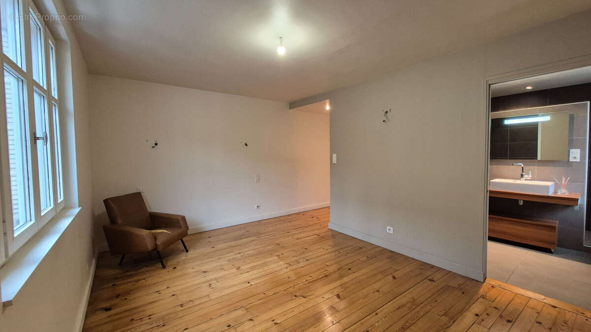 Maison à ENTRAYGUES-SUR-TRUYERE