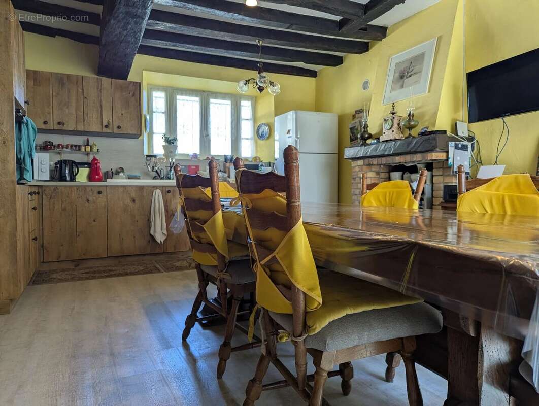 Appartement à CHAILLAC