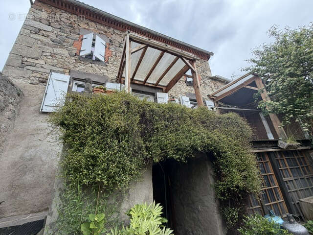 Maison à COMBRONDE