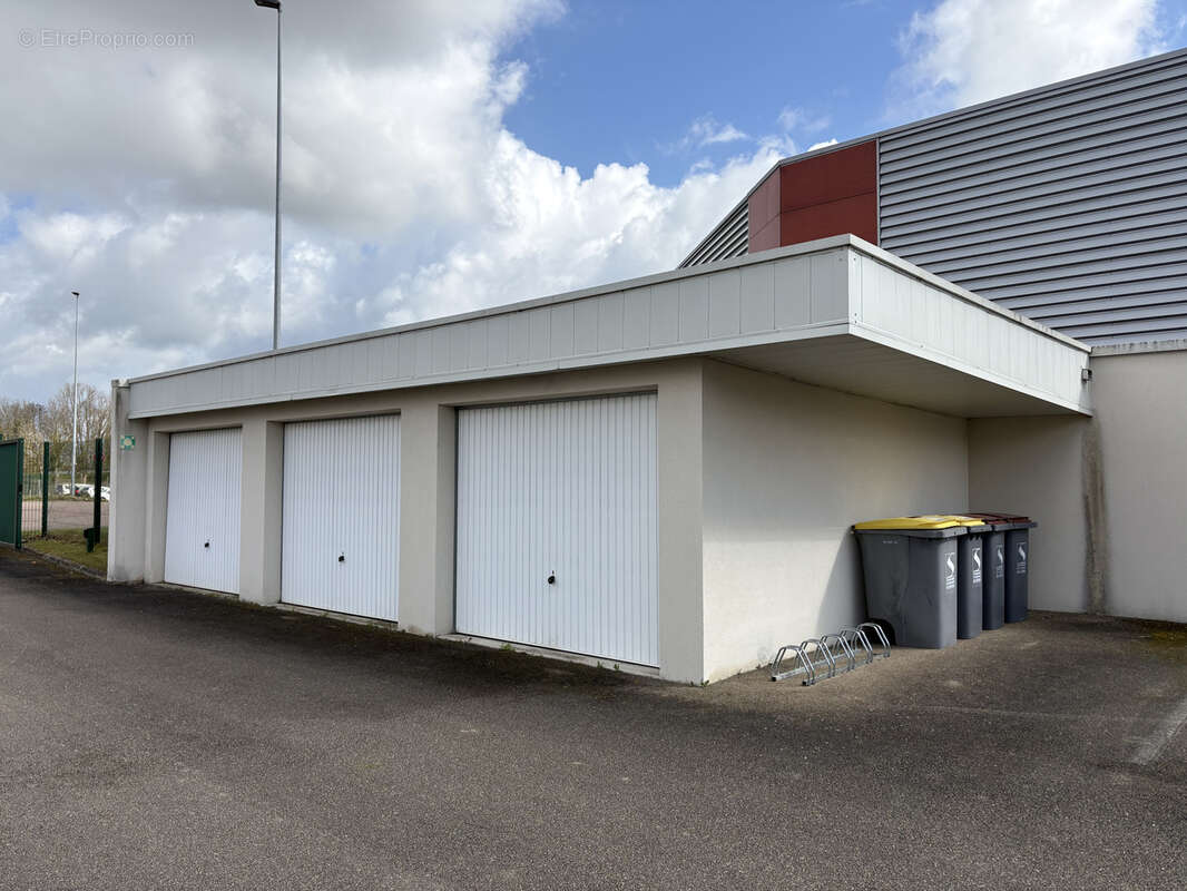 Ensemble de bureaux dans un immeuble tres bon etat - photo 10