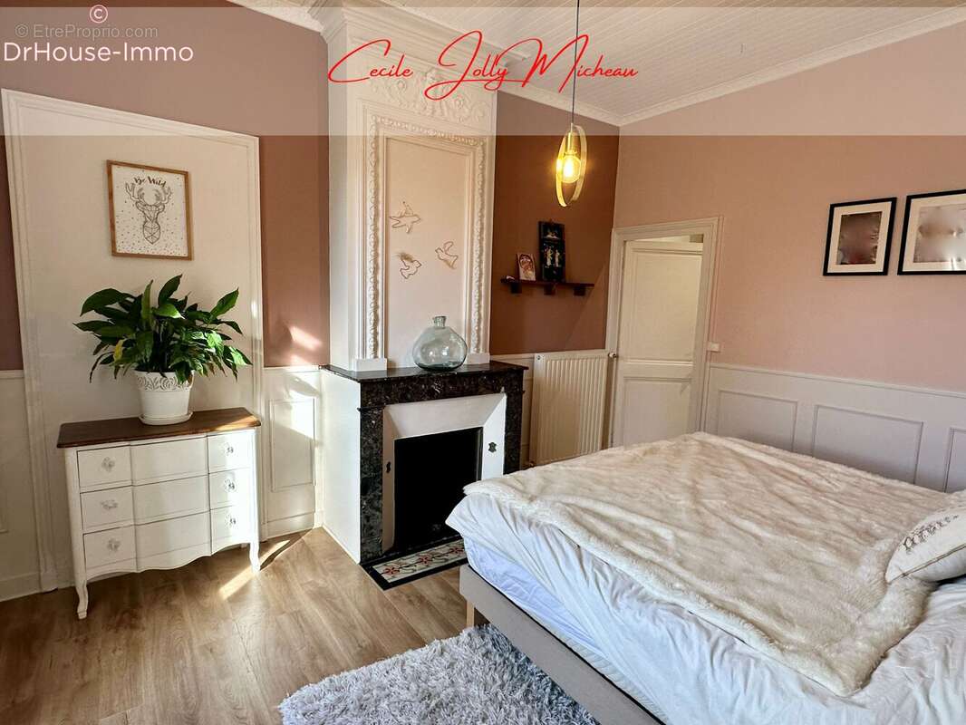 Maison 166 m² à Saint-Seurin-De-Cursac  - photo 7