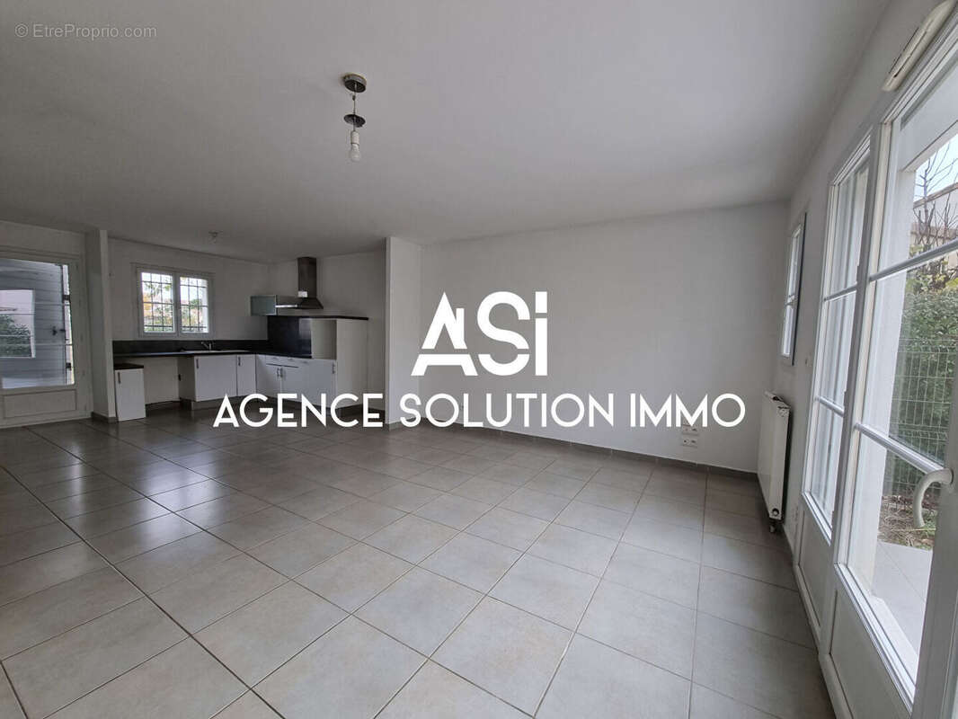 Maison à MONTELIMAR