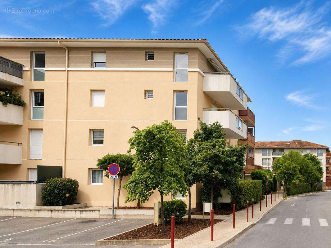 Puget sur argens - beau t2 moderne avec terrasse, ascenseur et parking - centre-ville à pied - photo 11