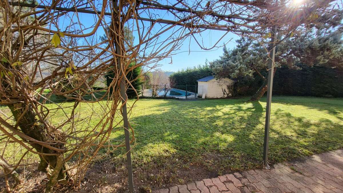 Maison à SAINT-GERMAIN-DU-SALEMBRE