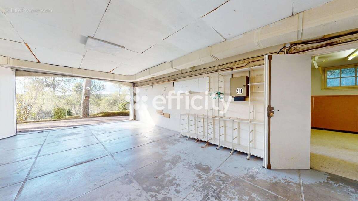 Maison à SAINT-CLEMENT-DE-RIVIERE