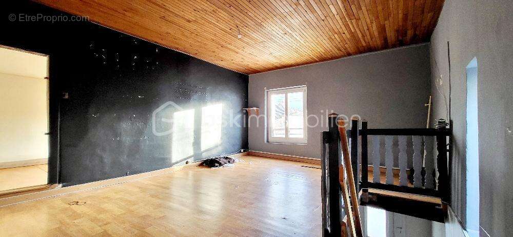 Maison à BEAUCROISSANT