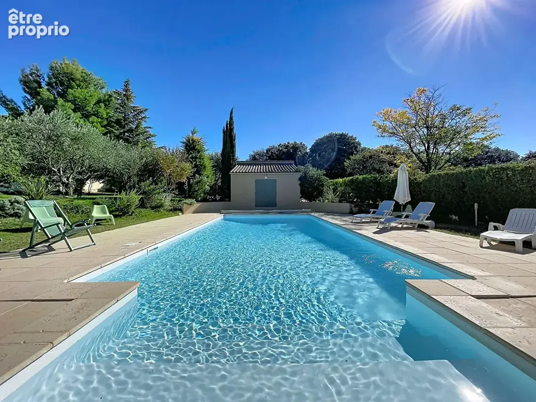 Villa d'architecte de 240m² avec piscine sur terrain de 3000m² - photo 3