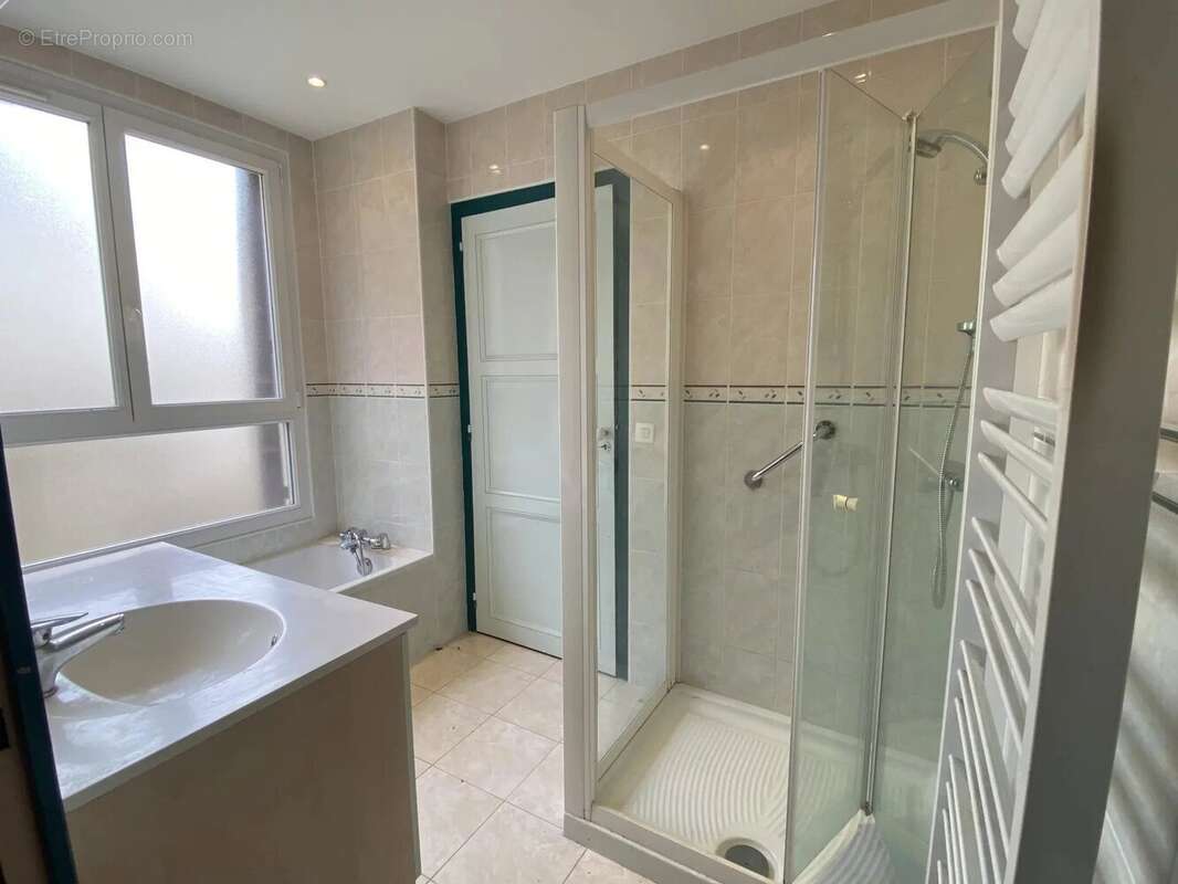 Maison 175 m² - 7 pièces avec dépendances - photo 11