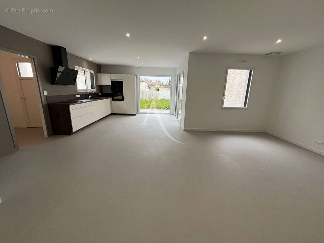 Maison à LA CHAPELLE-ACHARD