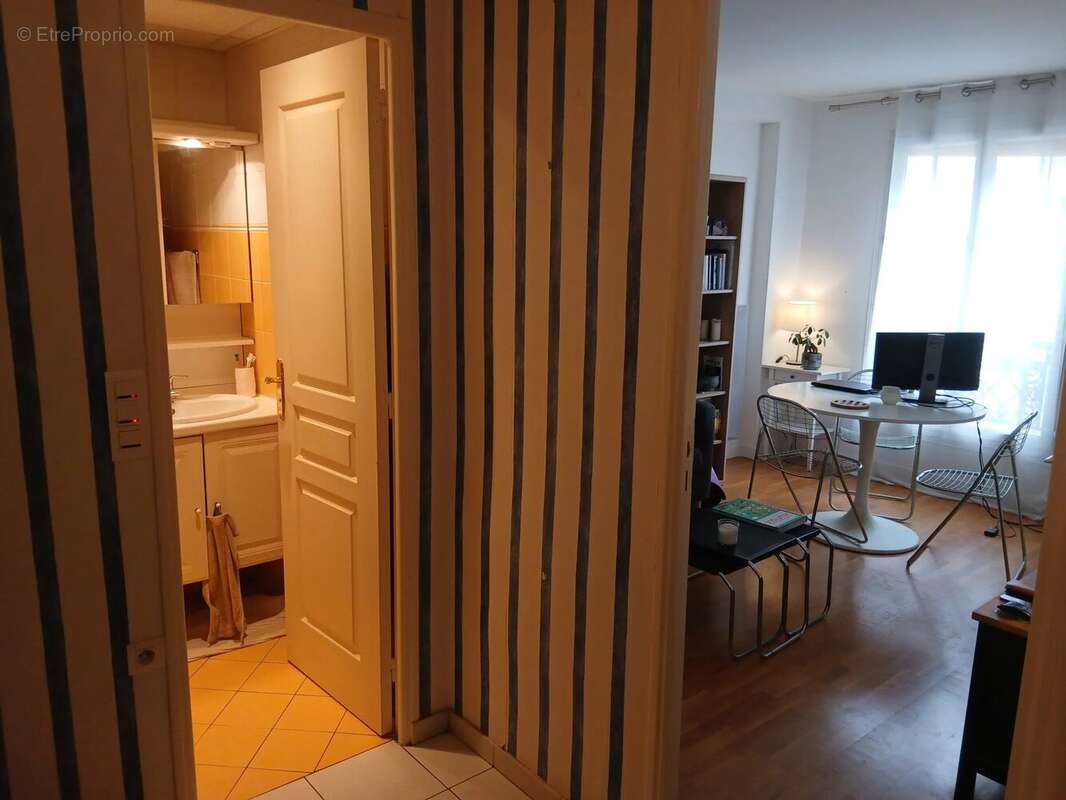 Appartement à PARIS-3E