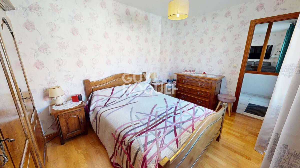 Maison à BRIIS-SOUS-FORGES