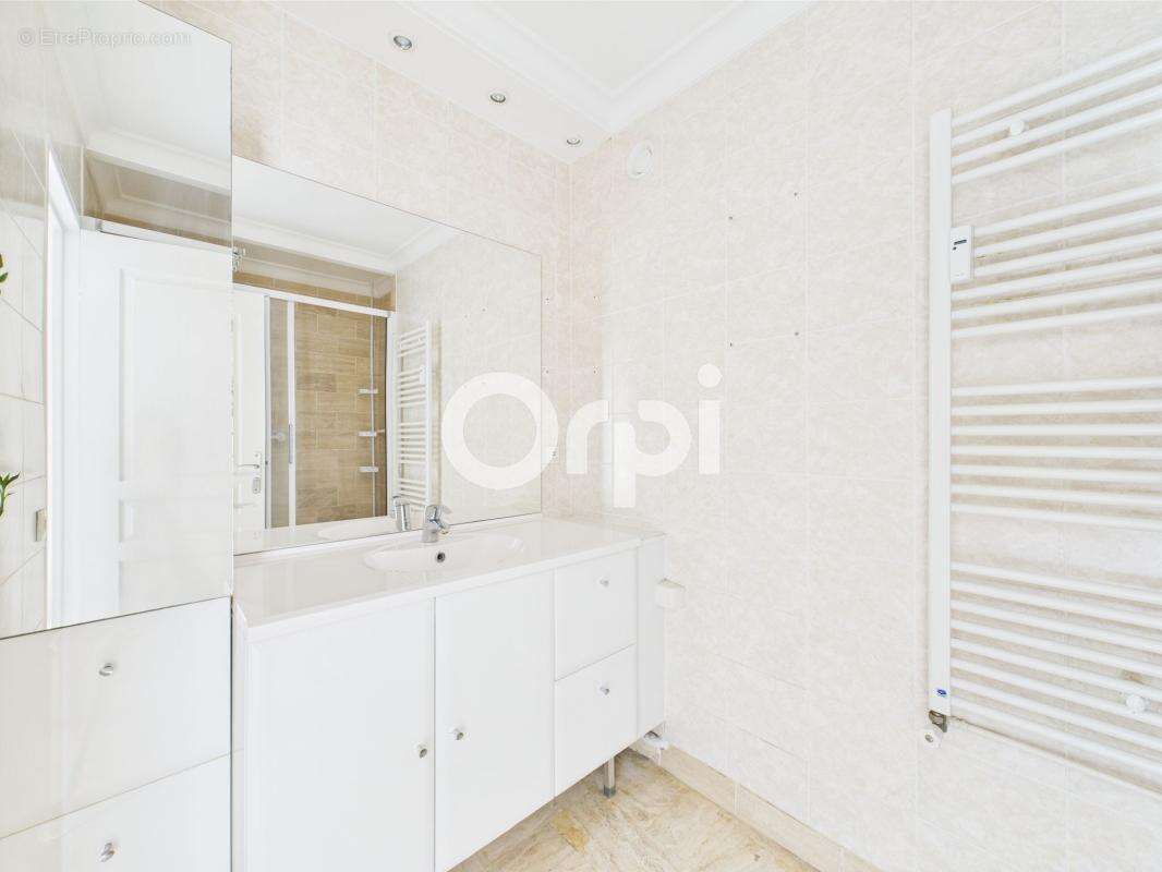 Appartement à MANDELIEU-LA-NAPOULE
