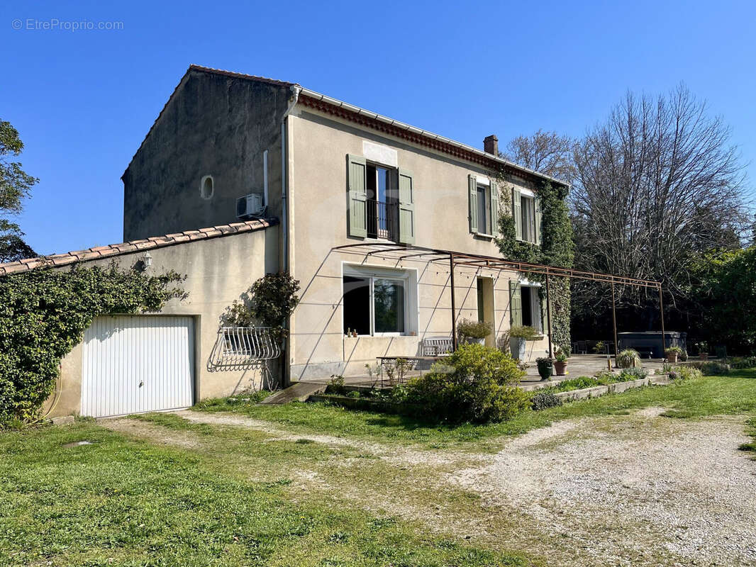 Maison à CHATEAURENARD
