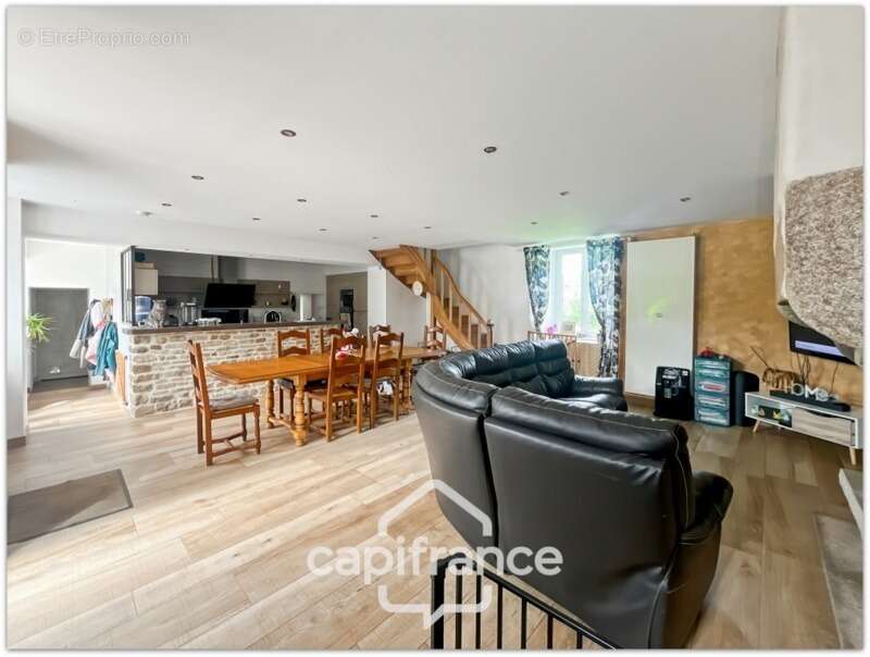 Maison à SAINTE-CECILE