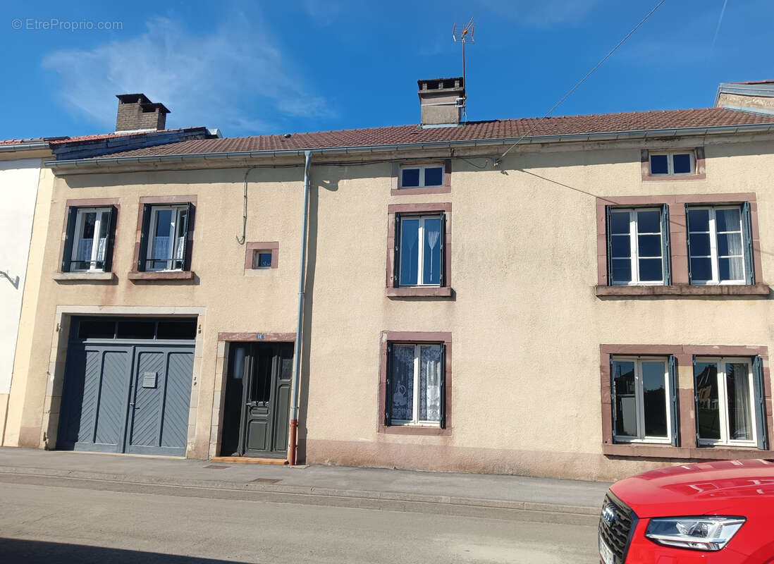 Maison à SAINT-LOUP-SUR-SEMOUSE