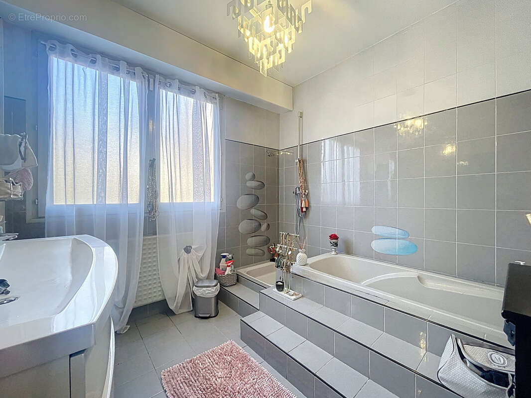 Appartement à ECHIROLLES