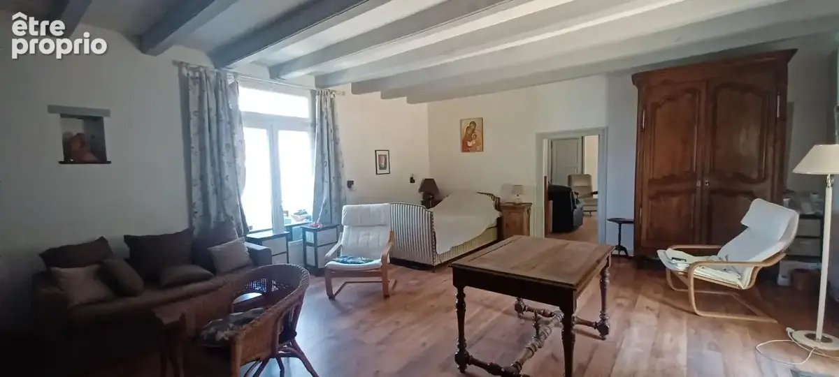 Grande maison de famille, dépendances  et jardin - photo 5