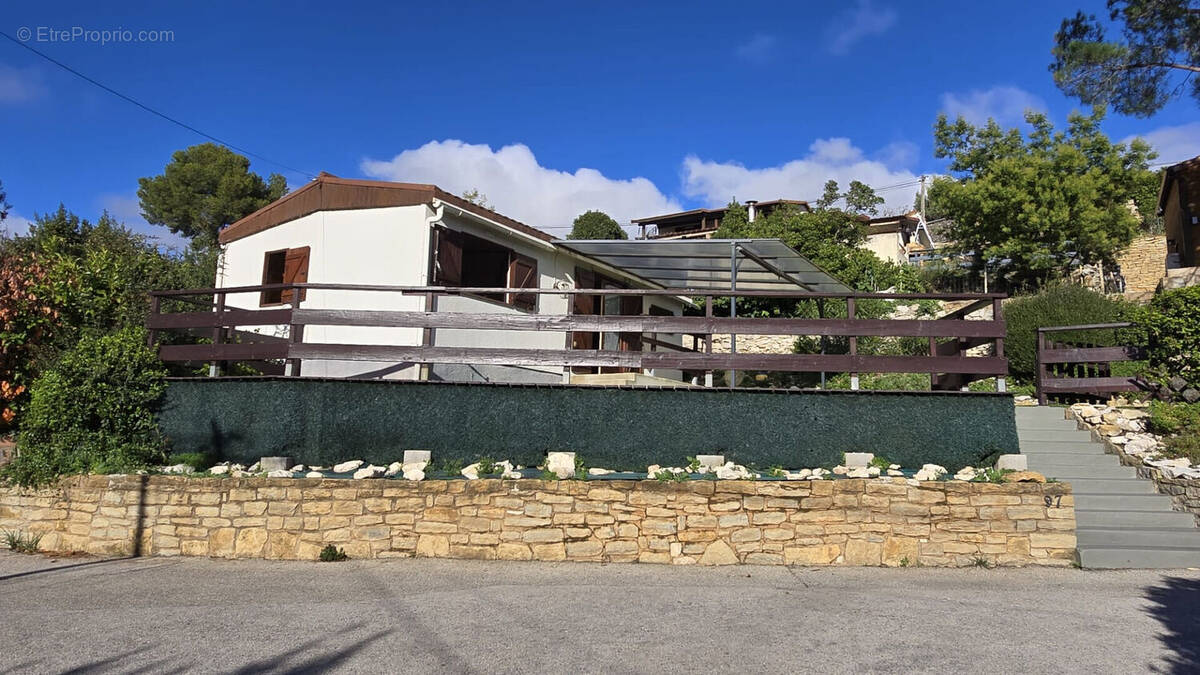 Maison à LE CASTELLET