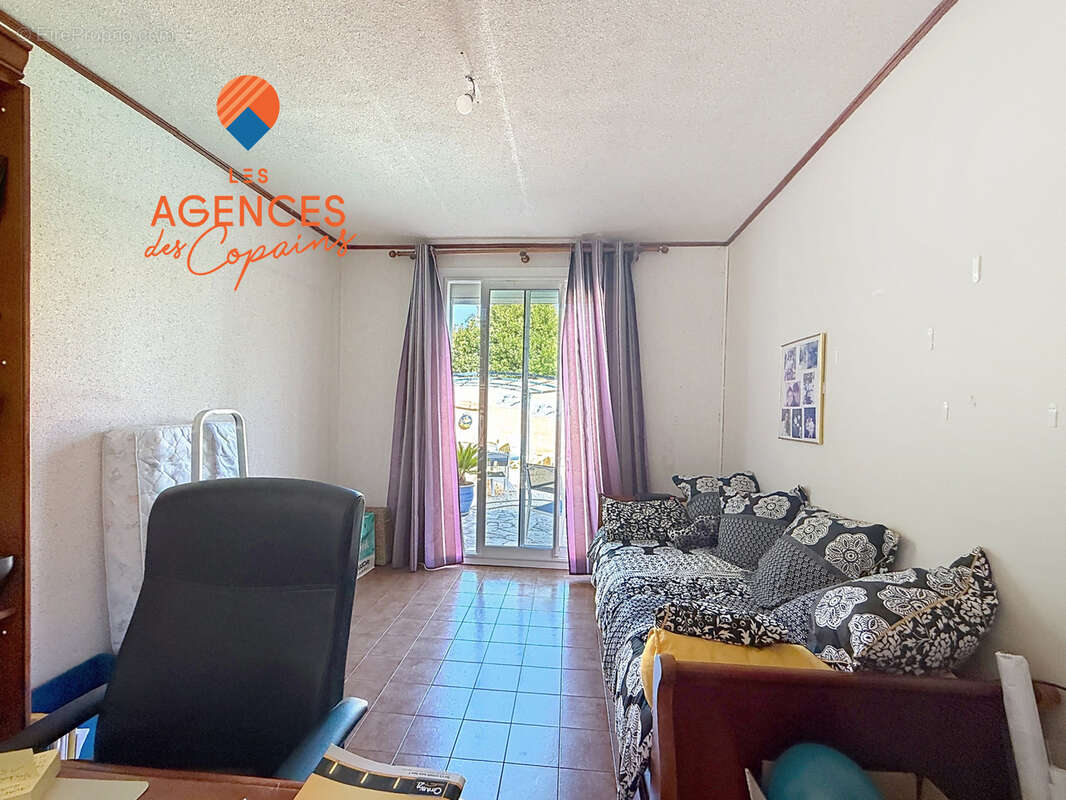 Six-fours-les-plages, le verger, villa t6 avec piscine, au calme, centre-ville  a pied - photo 12