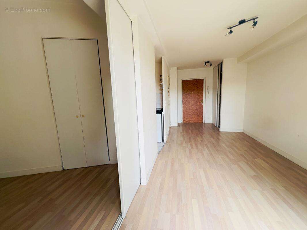 A saisir T1 très bien équipé - photo 5