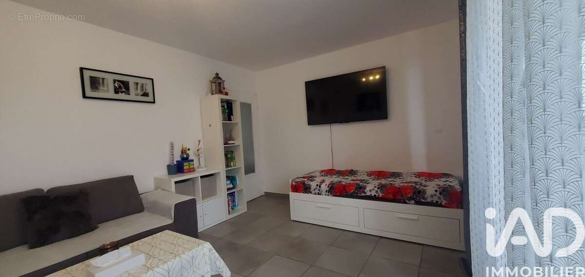 Photo 2 - Appartement à RILLIEUX-LA-PAPE