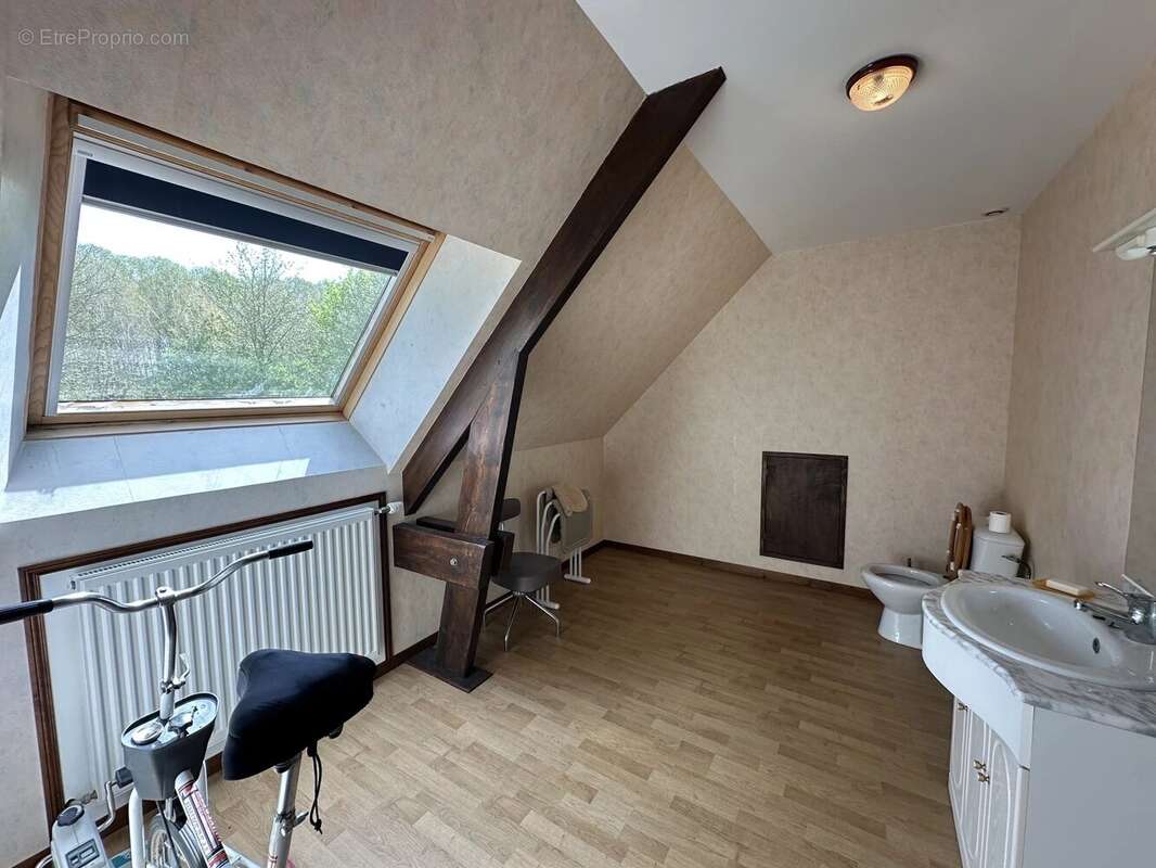 Maison à HANGARD