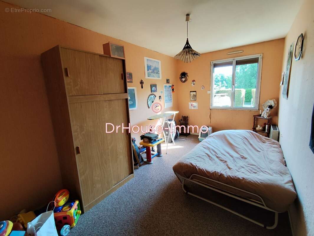 Maison à LA VILLE-AUX-CLERCS