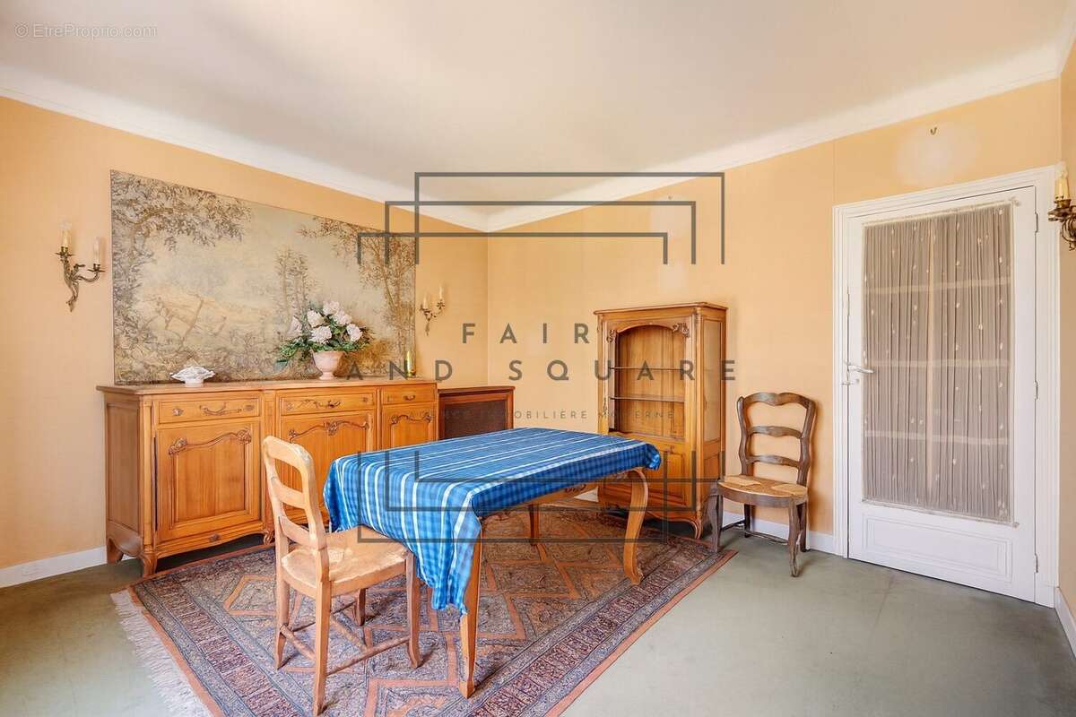Appartement à NEUILLY-SUR-SEINE
