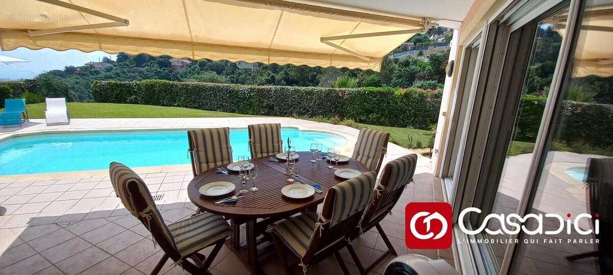 Appartement à MANDELIEU-LA-NAPOULE