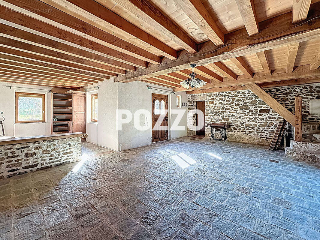 Maison de caractère 5 pièces avec jardin et dépendance - LE MESNIL - Terrain de 2494 m² - photo 3