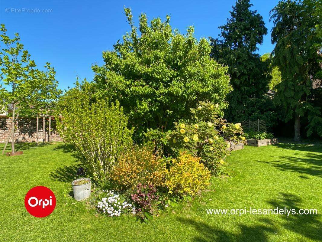 Maison de caractère entièrement rénovée - À Vendre 4 chambres - Bureau - Jardin - photo 25