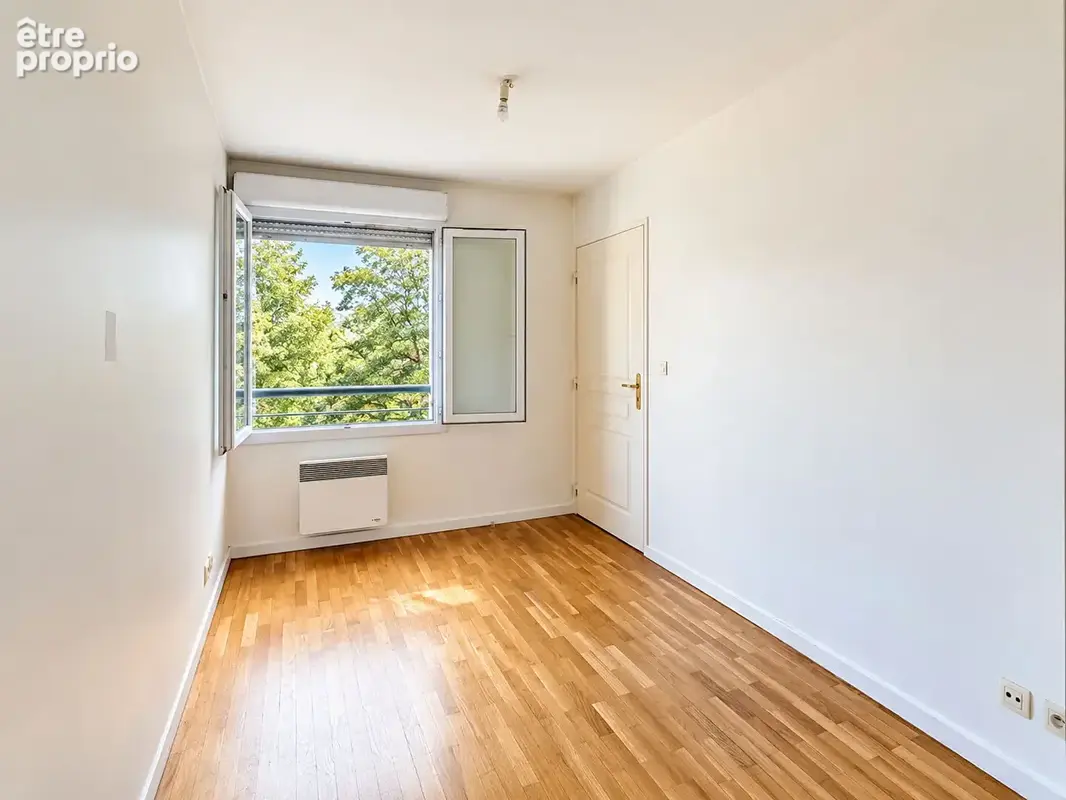 Villeurbanne Gratte-Ciel T2 35,39 m²  Quatrième étage avec balcons et garage - photo 5
