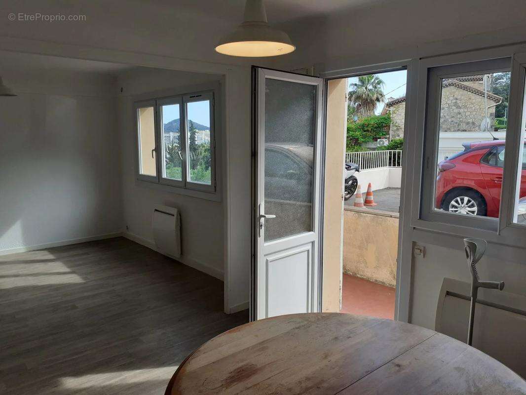 Appartement à MANDELIEU-LA-NAPOULE