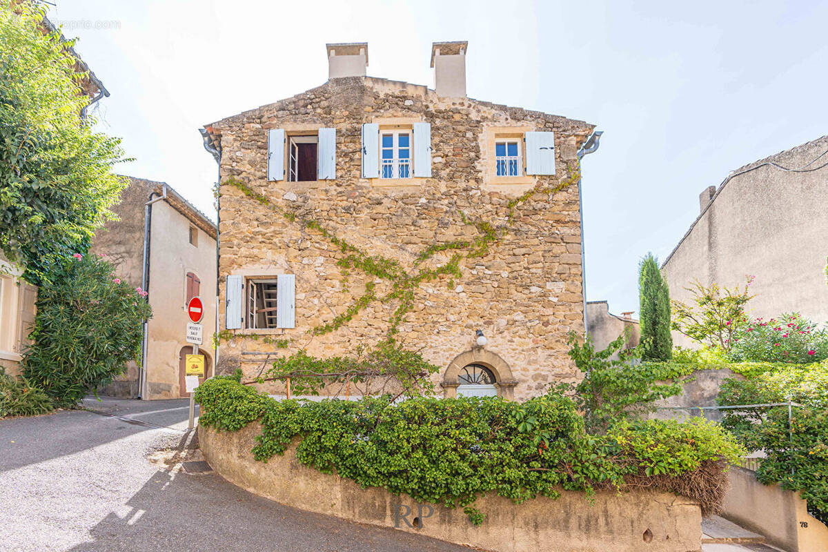 Maison à VAUGINES