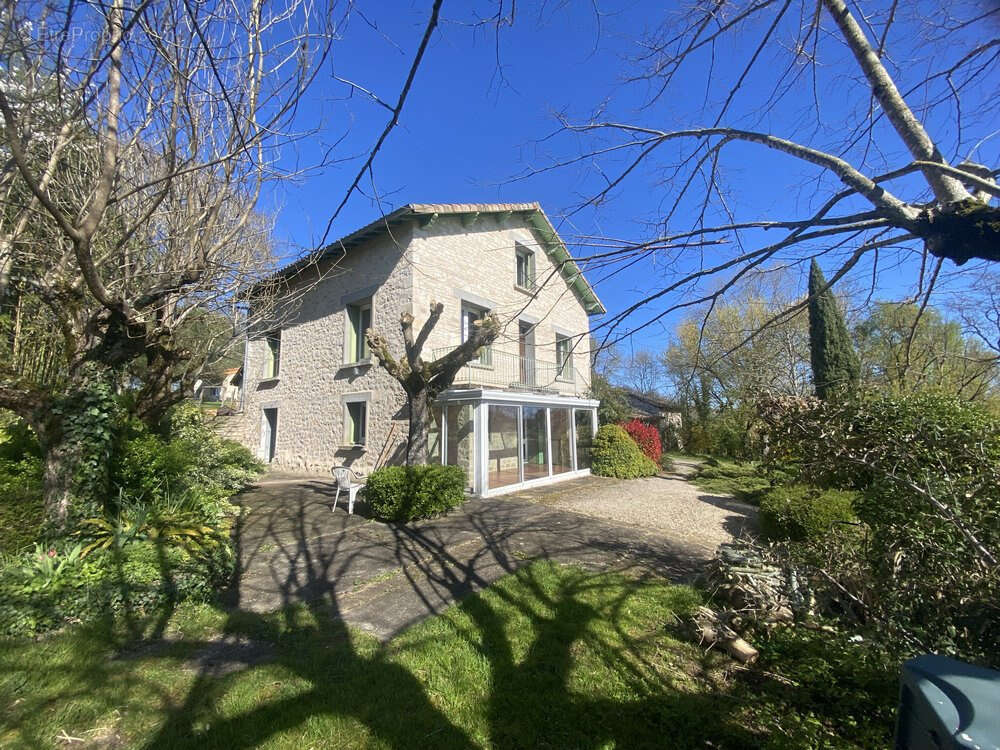 Maison à LAPENCHE