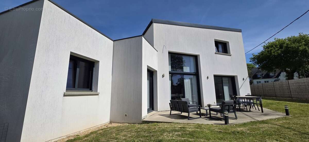 Maison à NOYAL-PONTIVY