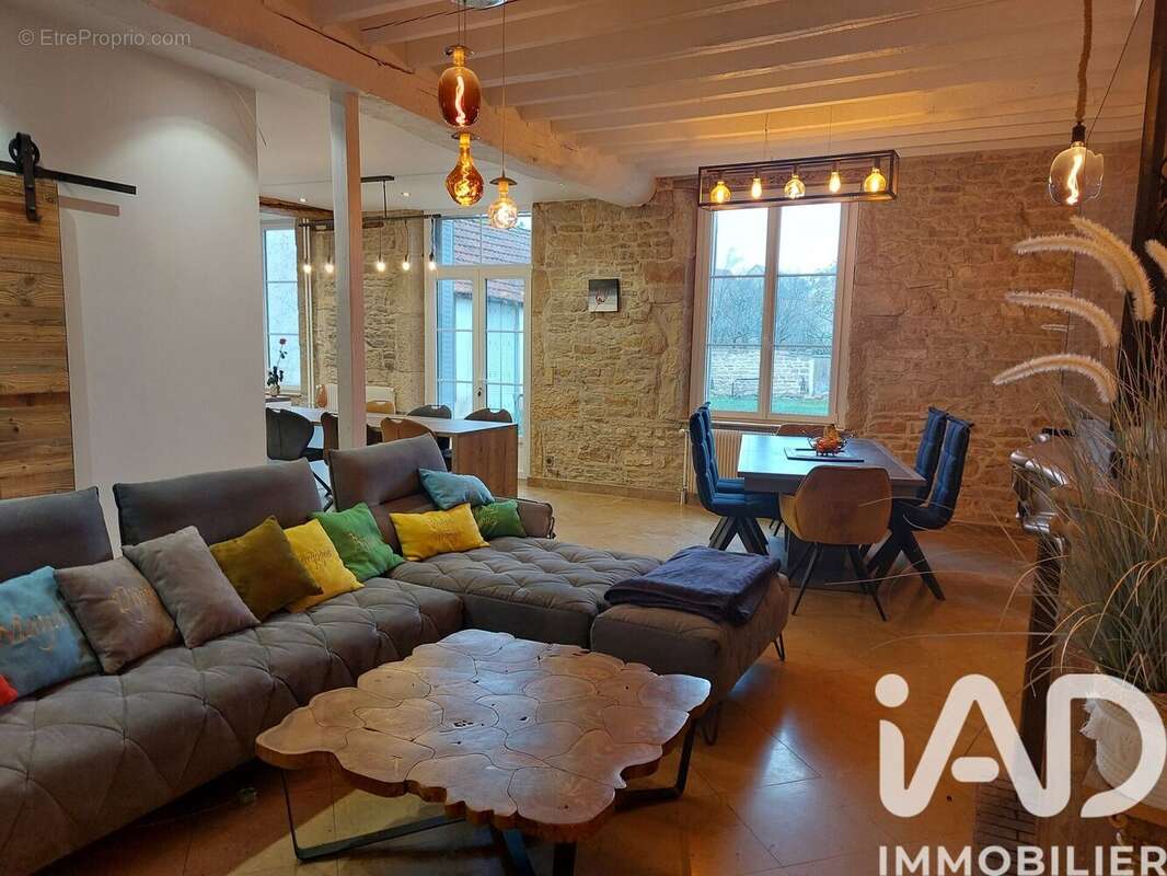 Photo 2 - Maison à LONGVIC