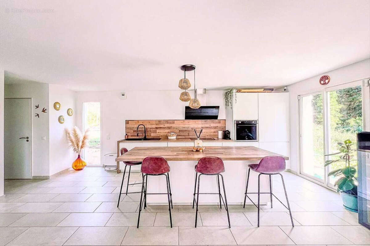 Maison à GREASQUE