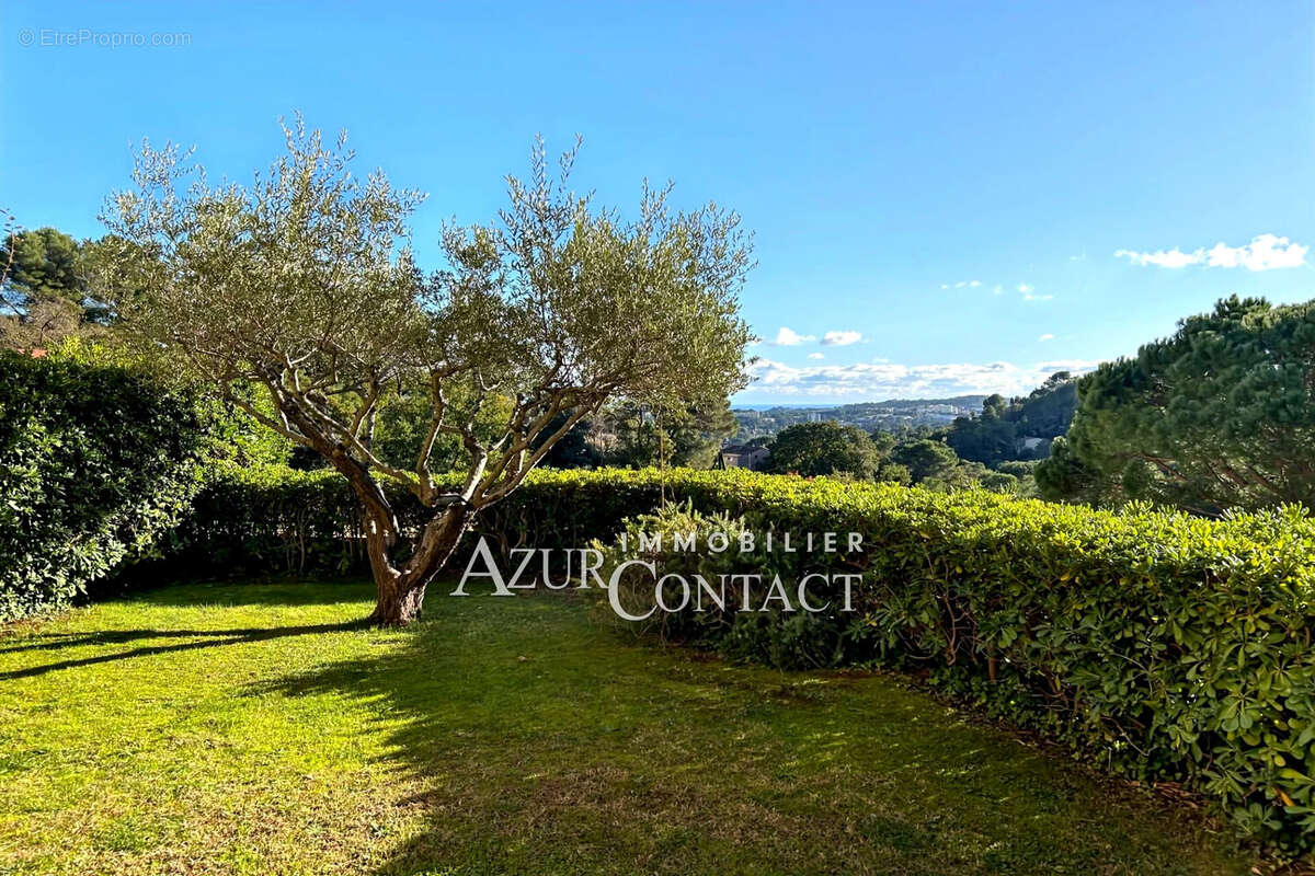 Appartement à MOUGINS