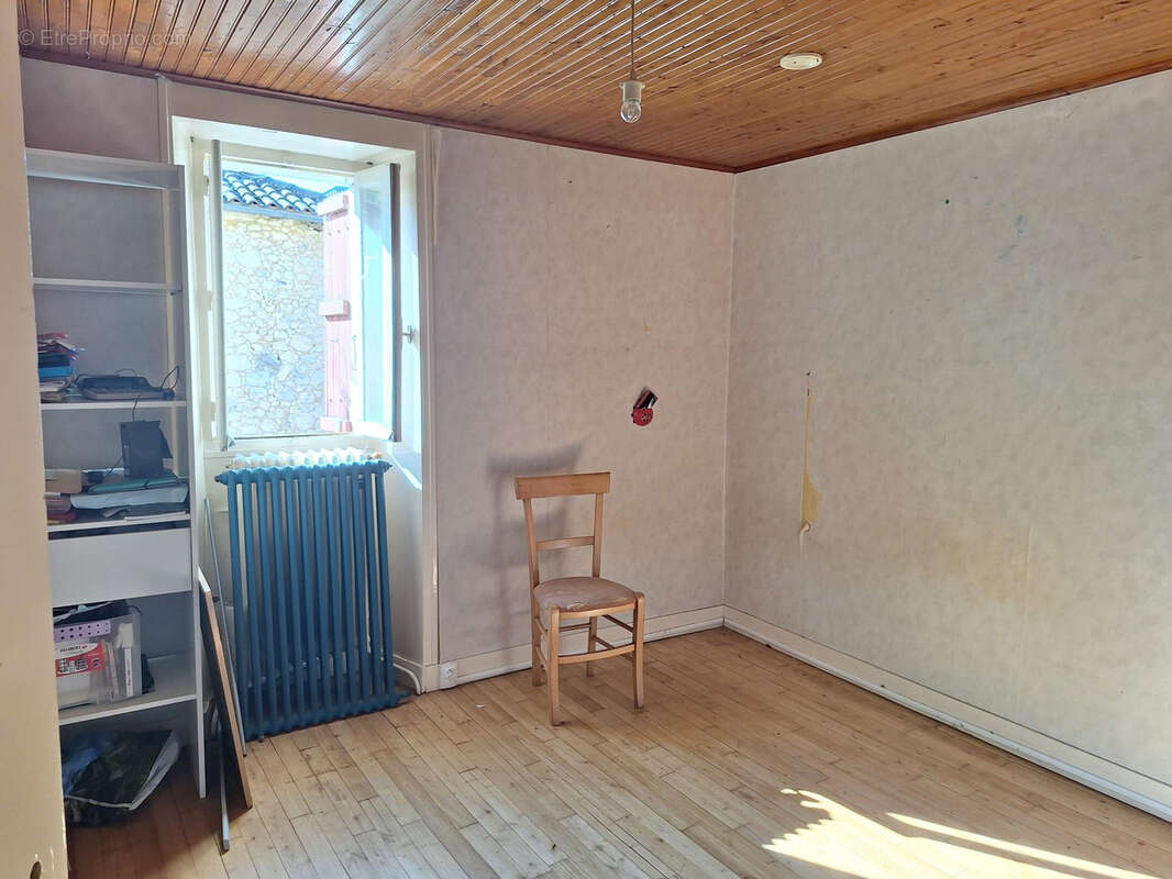 Maison à SAINT-MEARD-DE-DRONE