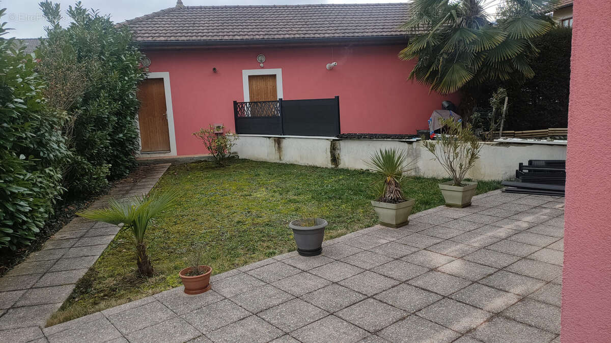 Maison mitoyenne albens centre entrelacs - photo 3