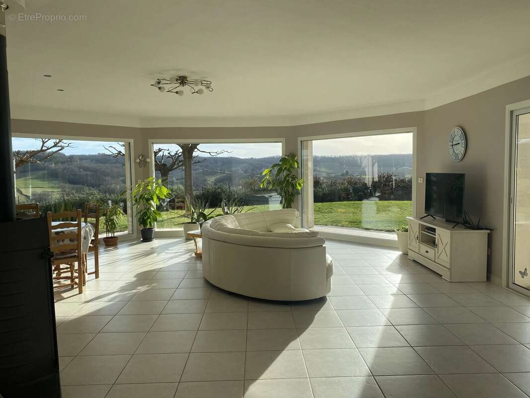 Maison à SAINTE-JULIETTE